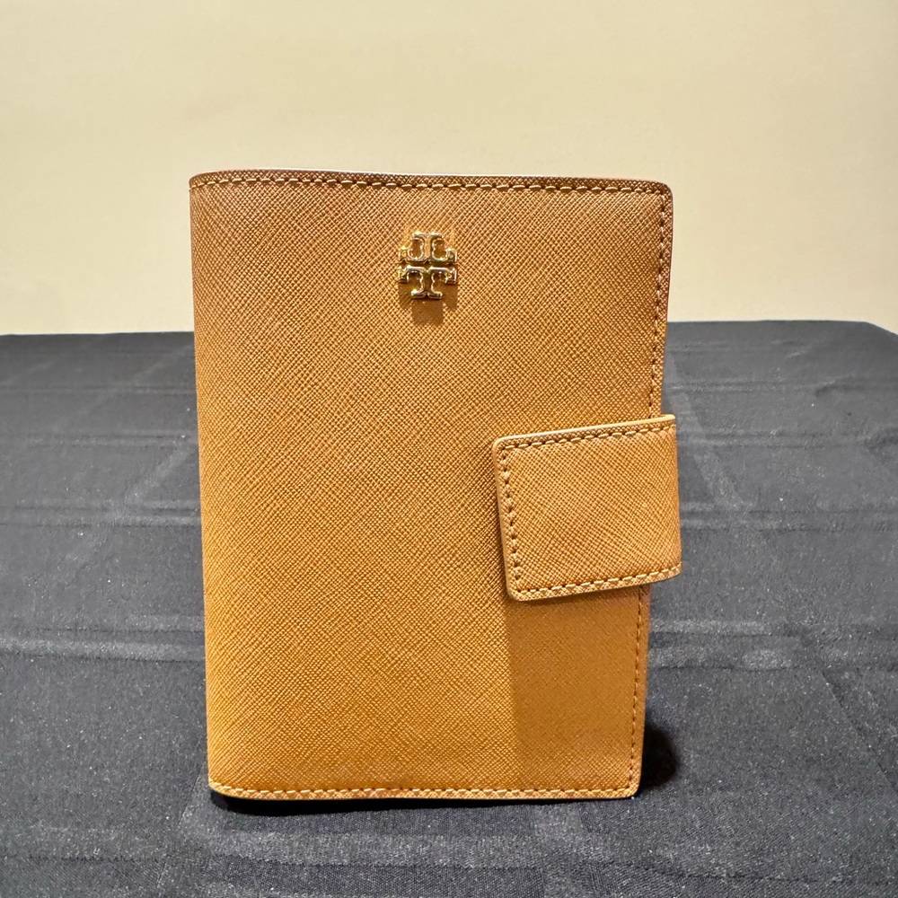 Tory Burch Emerson Snap Passport Wallet